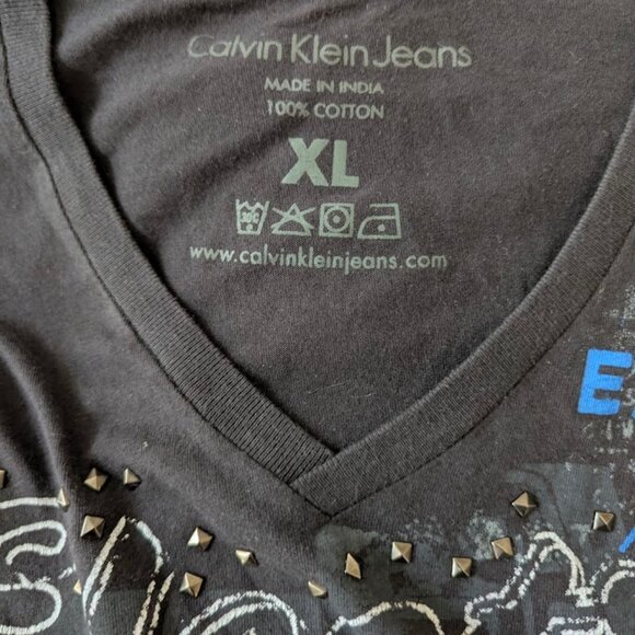 Retro Calvin Klein V-Neck T-Shirt   Men's XL - Picture 4 of 9